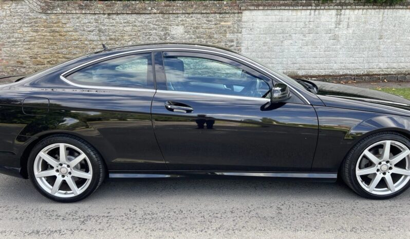 
								Mercedes C220 Amg Sport Edition full									