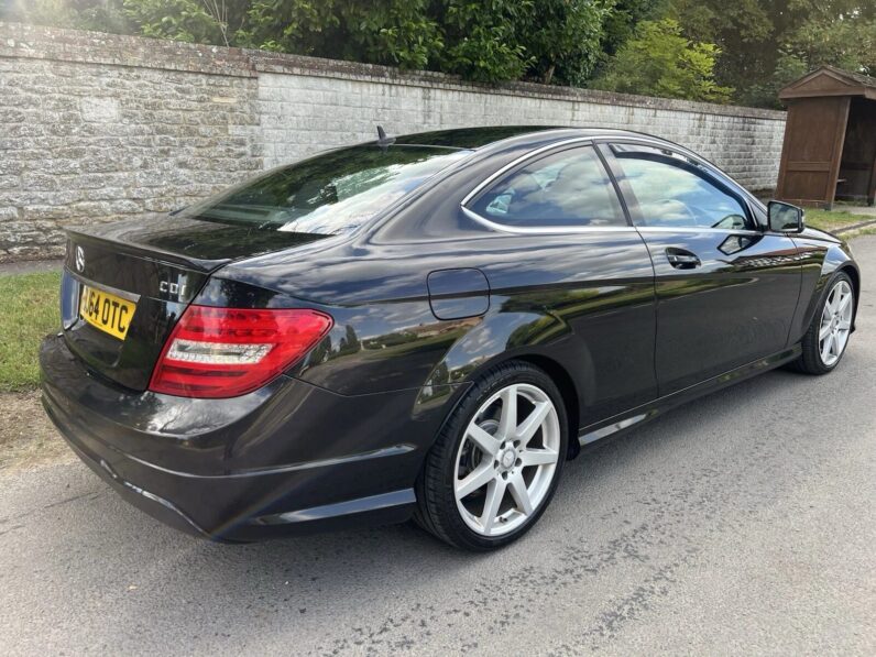 
								Mercedes C220 Amg Sport Edition full									