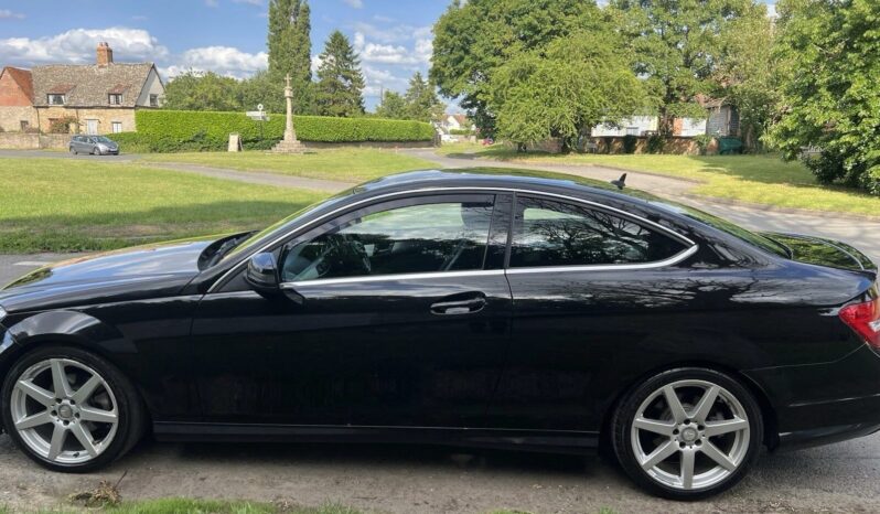 
								Mercedes C220 Amg Sport Edition full									