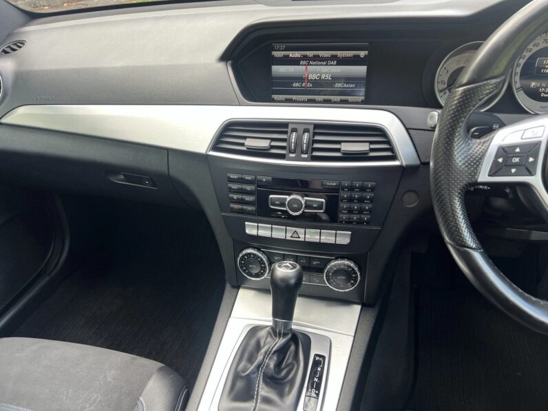 
								Mercedes C220 Amg Sport Edition full									