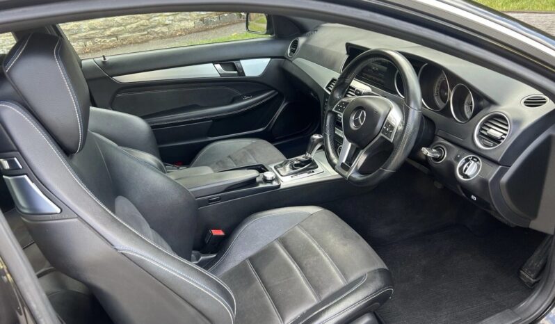 
								Mercedes C220 Amg Sport Edition full									