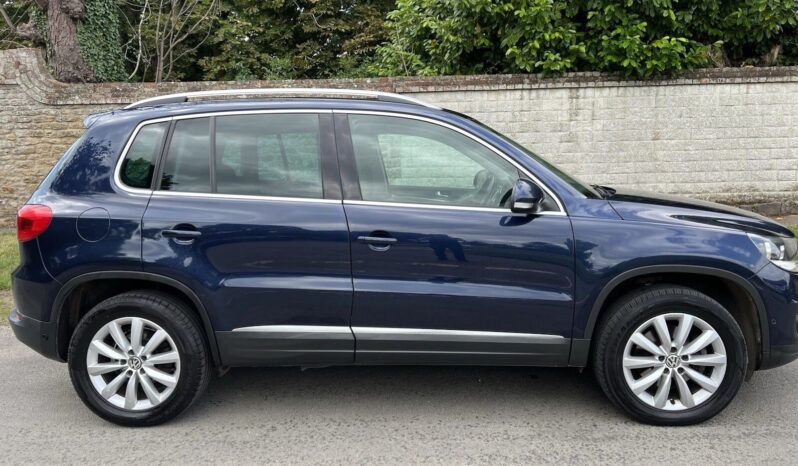 
								Volkswagen Tiguan 2.0 DSG full									