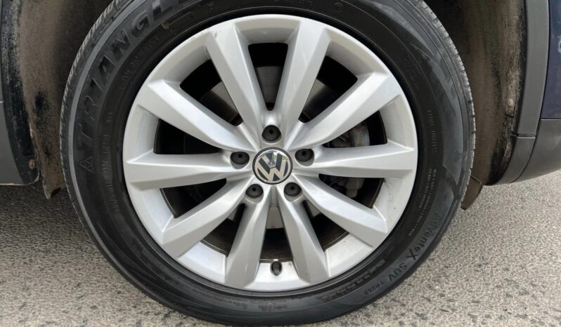 
								Volkswagen Tiguan 2.0 DSG full									