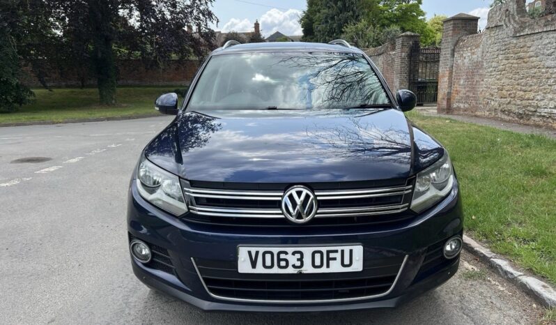 
								Volkswagen Tiguan 2.0 DSG full									