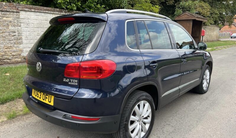 
								Volkswagen Tiguan 2.0 DSG full									