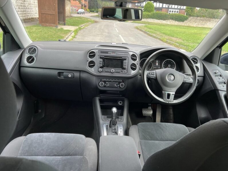 
								Volkswagen Tiguan 2.0 DSG full									