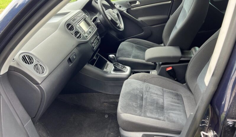 
								Volkswagen Tiguan 2.0 DSG full									