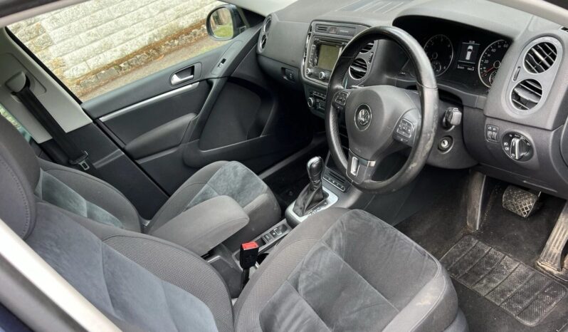 
								Volkswagen Tiguan 2.0 DSG full									