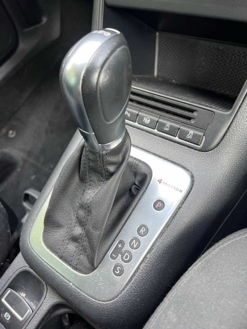 
								Volkswagen Tiguan 2.0 DSG full									