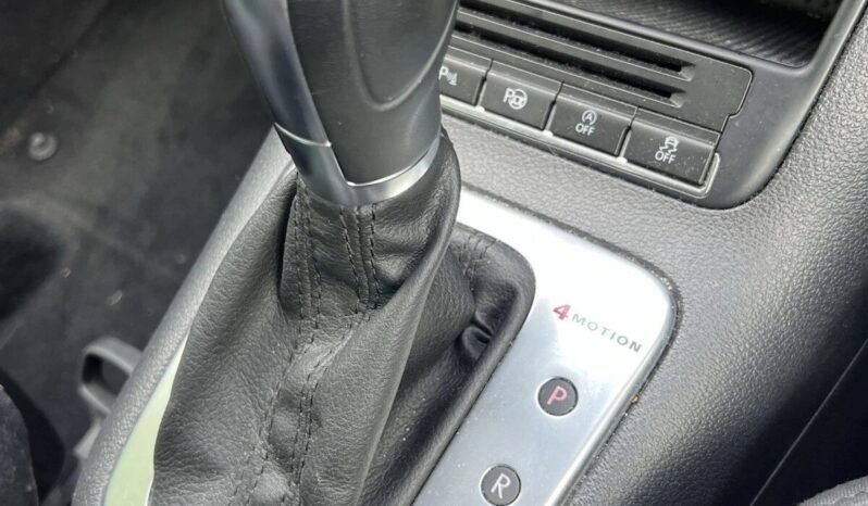 
								Volkswagen Tiguan 2.0 DSG full									