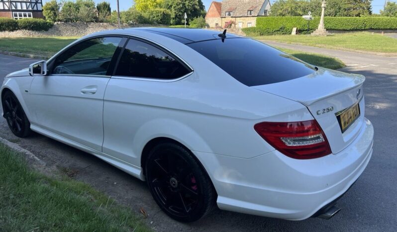 
								Mercedes C250 full									