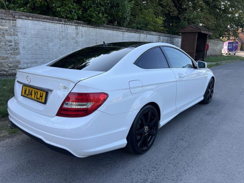 
								Mercedes C250 full									