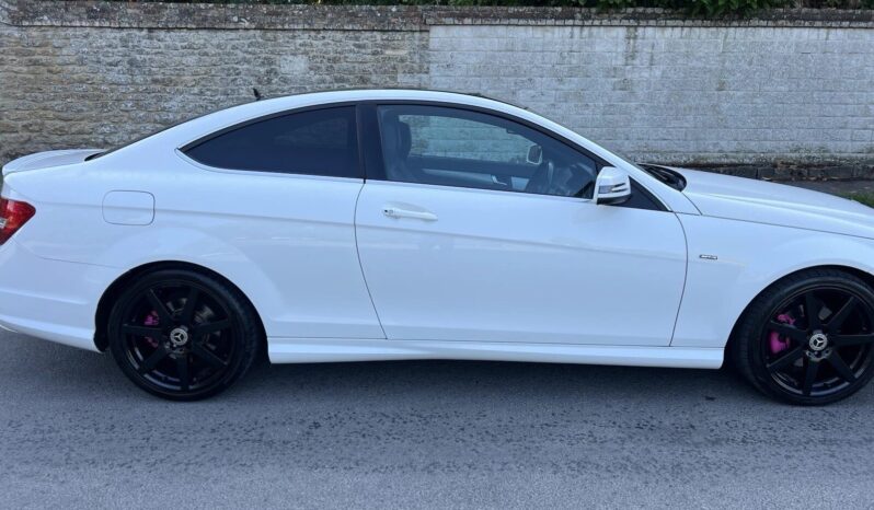 
								Mercedes C250 full									