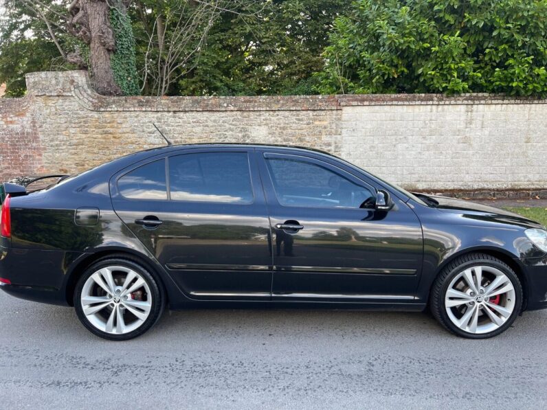 
								skoda octavia vrs full									