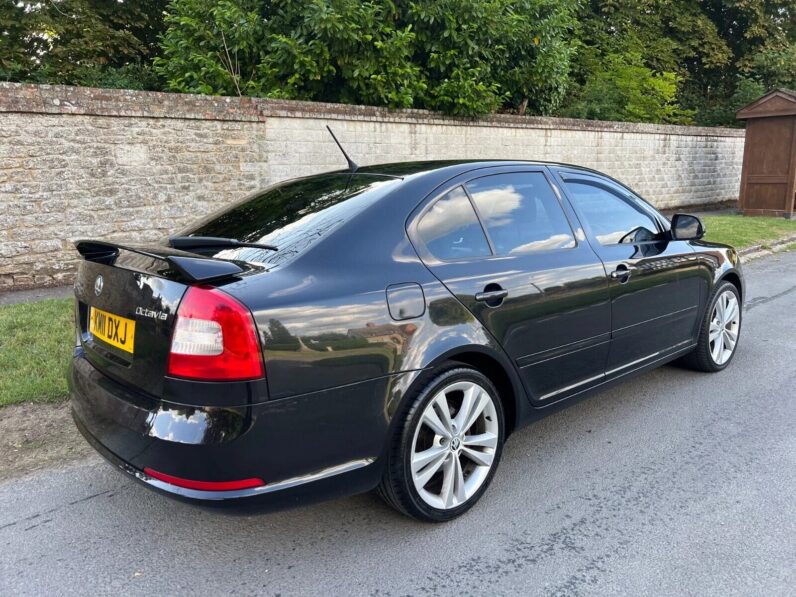 
								skoda octavia vrs full									